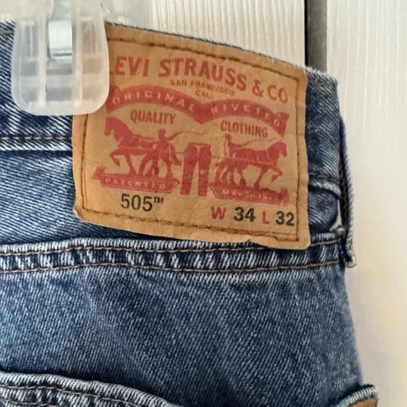 Levi's Men's Blue Jeans - Picture 2 of 6